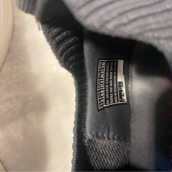 Skechers Womens Gray gently worn size 7.5 - Picture 5 of 5